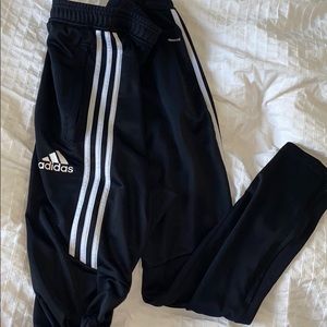 Athletic pants